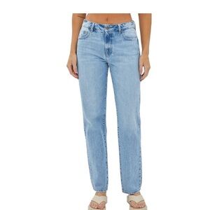 Hidden Clean Classic light wash straight leg jeans size 28
